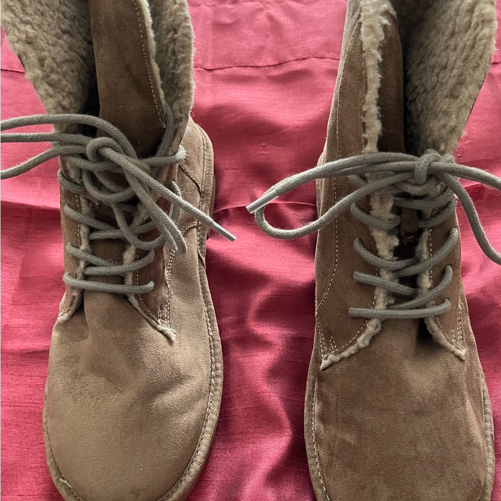 Women’s Esprit winter boots size 9